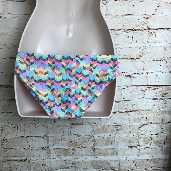 Xhilaration two Piece bikini pink multicolor - Picture 4 of 7